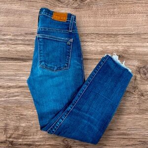Madewell Women's Jeans Size 24 Blue Denim Slim Straight‎ Leg Raw Hem Mid Rise